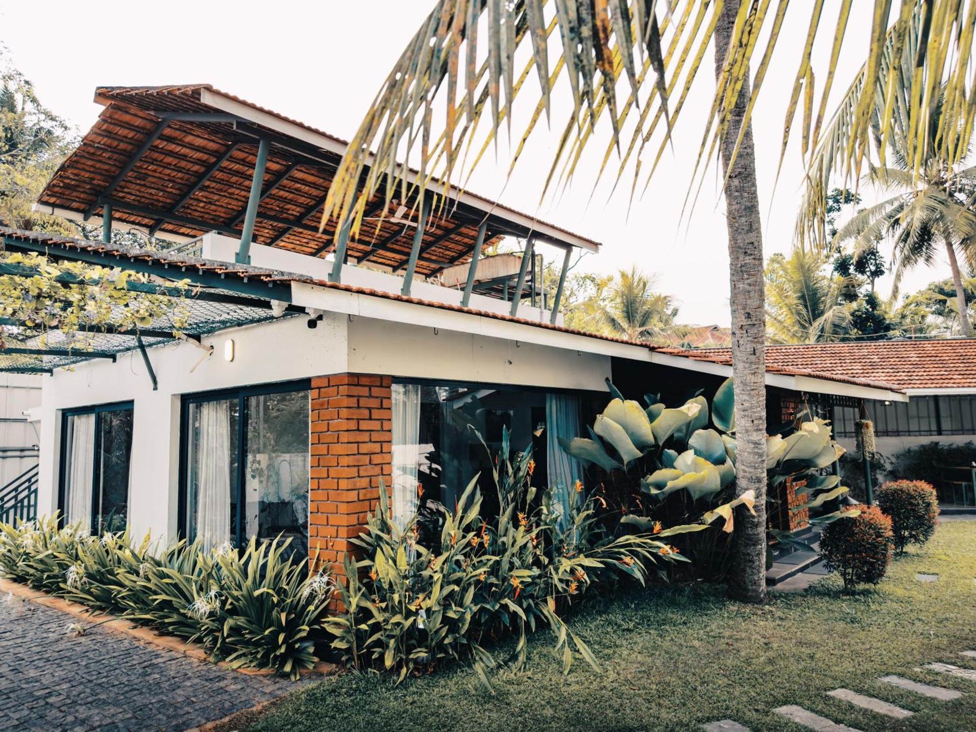 Bamboonest Riverside Villa Kochi Exterior photo